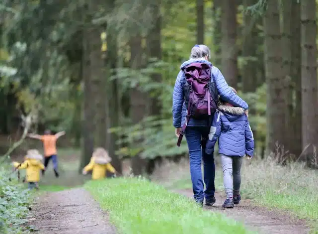Die richtigen Wandersnacks für Kinder geben lange Energie